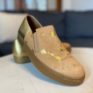 Free People Varsity Calf Hair Gold Slip-On Women’s Shoes Loafers Size 8.5